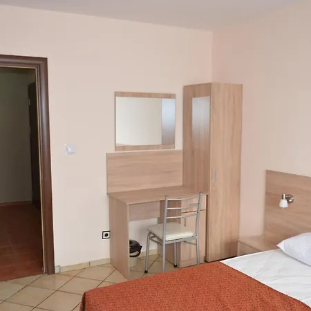 Pensión The White House! A Good Pleace For Rest! 2*